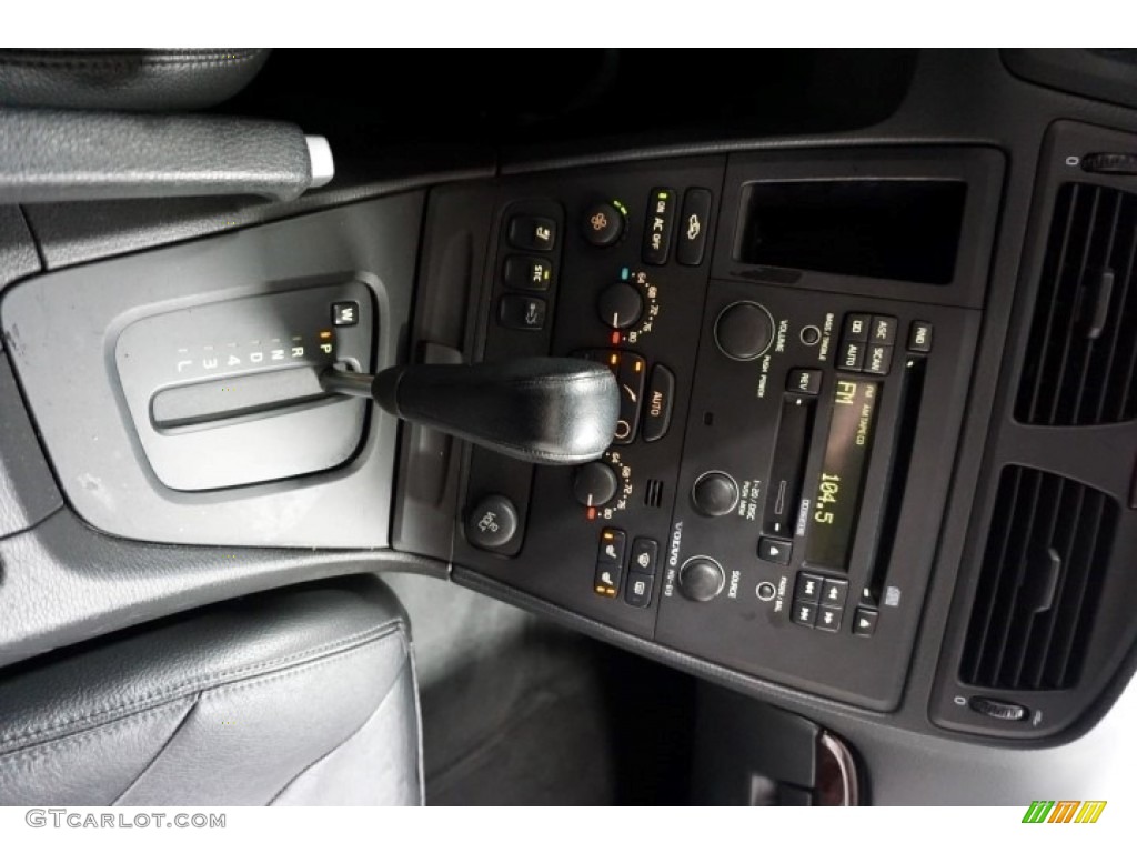 2004 S60 2.4 - Black / Graphite photo #36