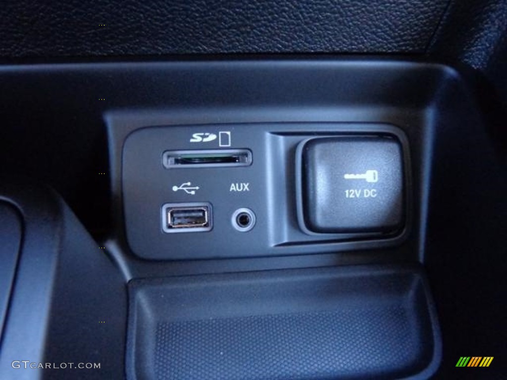 2016 Cherokee Sport 4x4 - Bright White / Black/Light Frost Beige photo #15