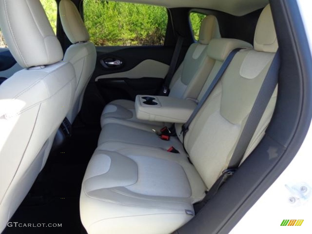 2016 Cherokee Sport 4x4 - Bright White / Black/Light Frost Beige photo #19