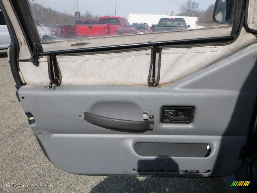 1998 Wrangler SE 4x4 - Emerald Green Pearl / Mist Grey photo #13