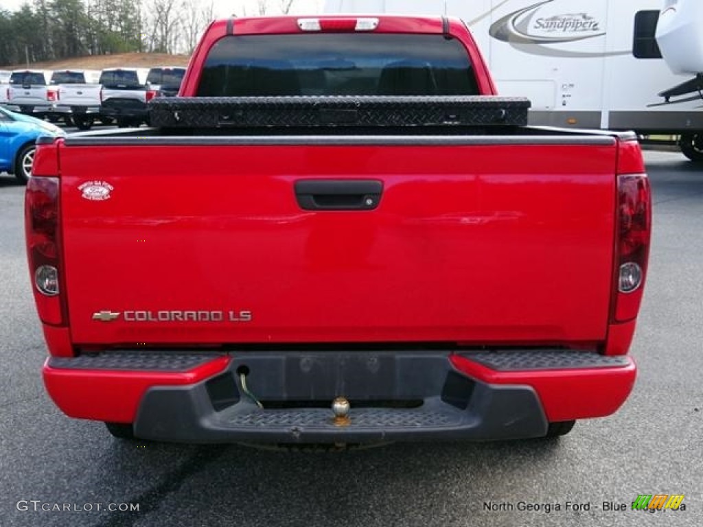 2004 Colorado LS Extended Cab - Victory Red / Sport Pewter photo #4