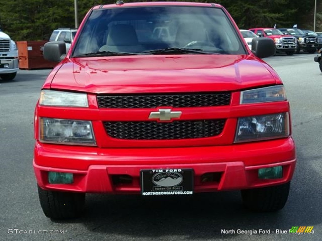 2004 Colorado LS Extended Cab - Victory Red / Sport Pewter photo #8