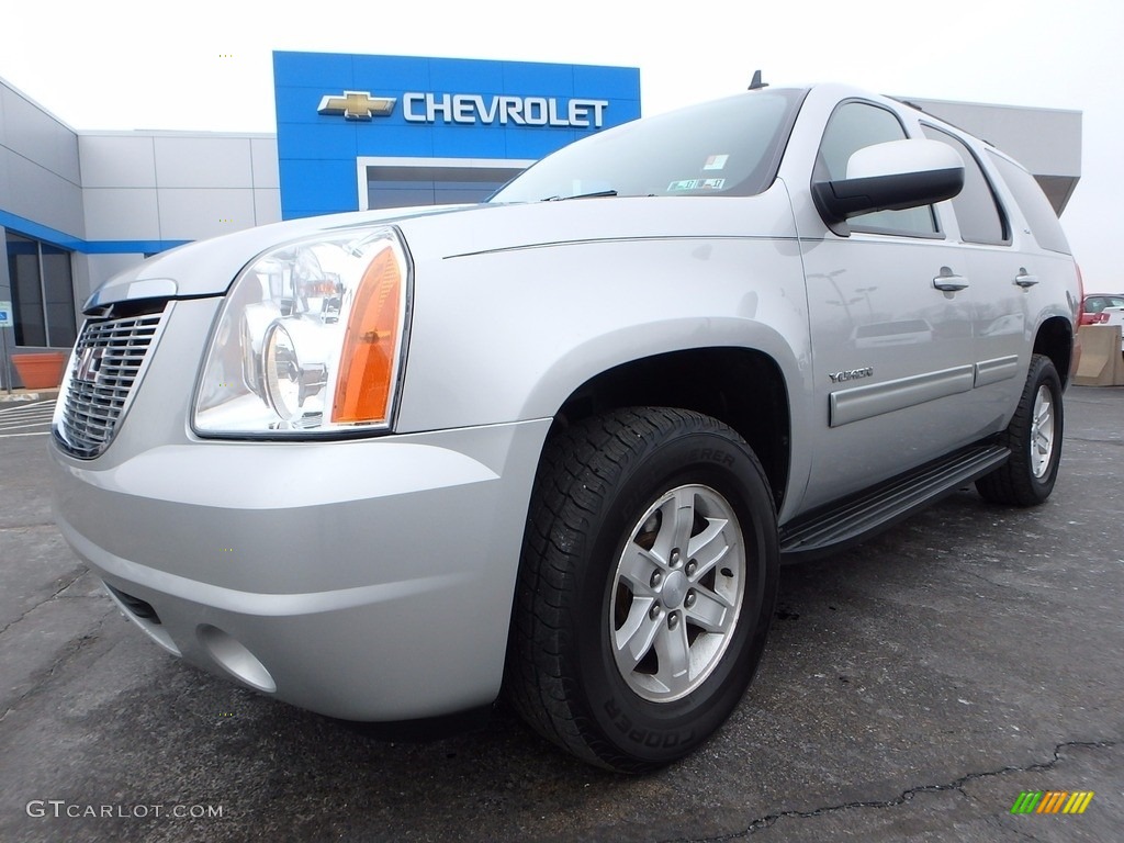 2011 Yukon SLT 4x4 - Pure Silver Metallic / Light Titanium photo #2