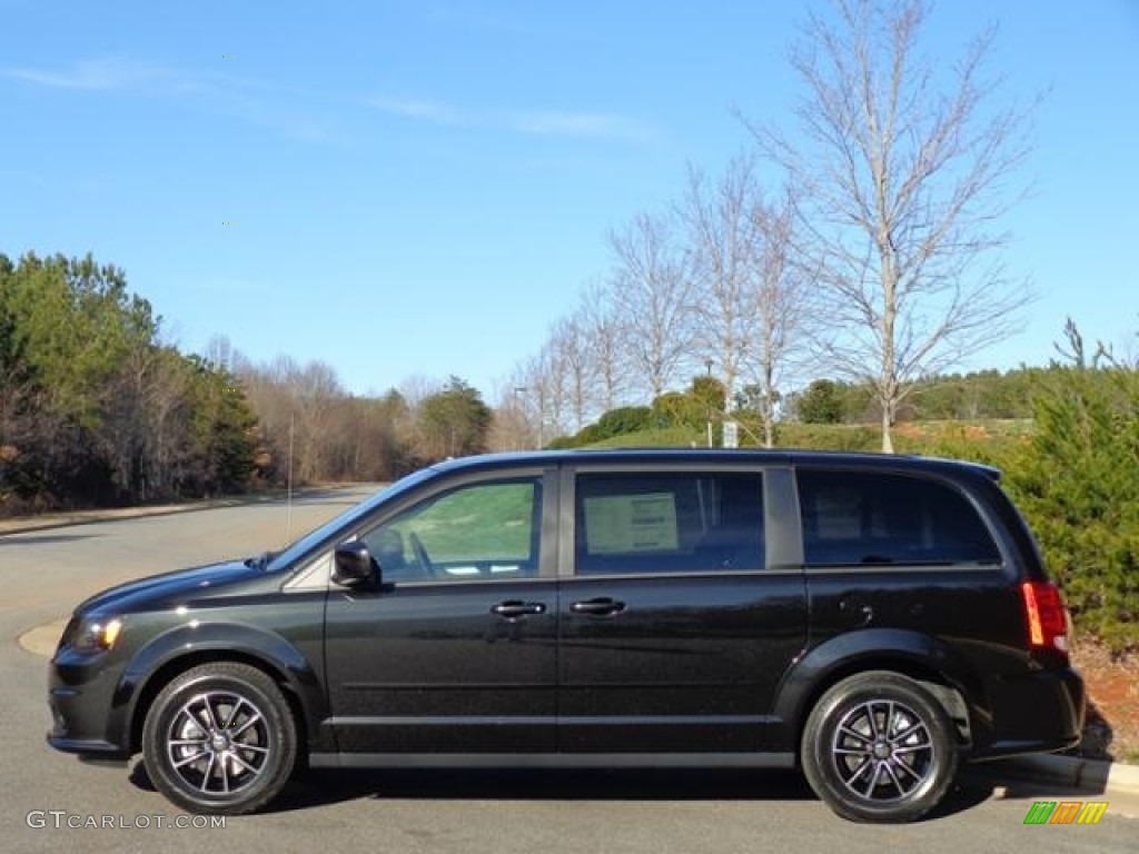 2016 Grand Caravan R/T - Brilliant Black Crystal Pearl / Black photo #1