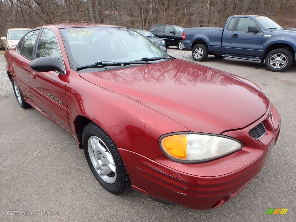2002 Grand Am SE Sedan - Redfire Metallic / Dark Taupe photo #5