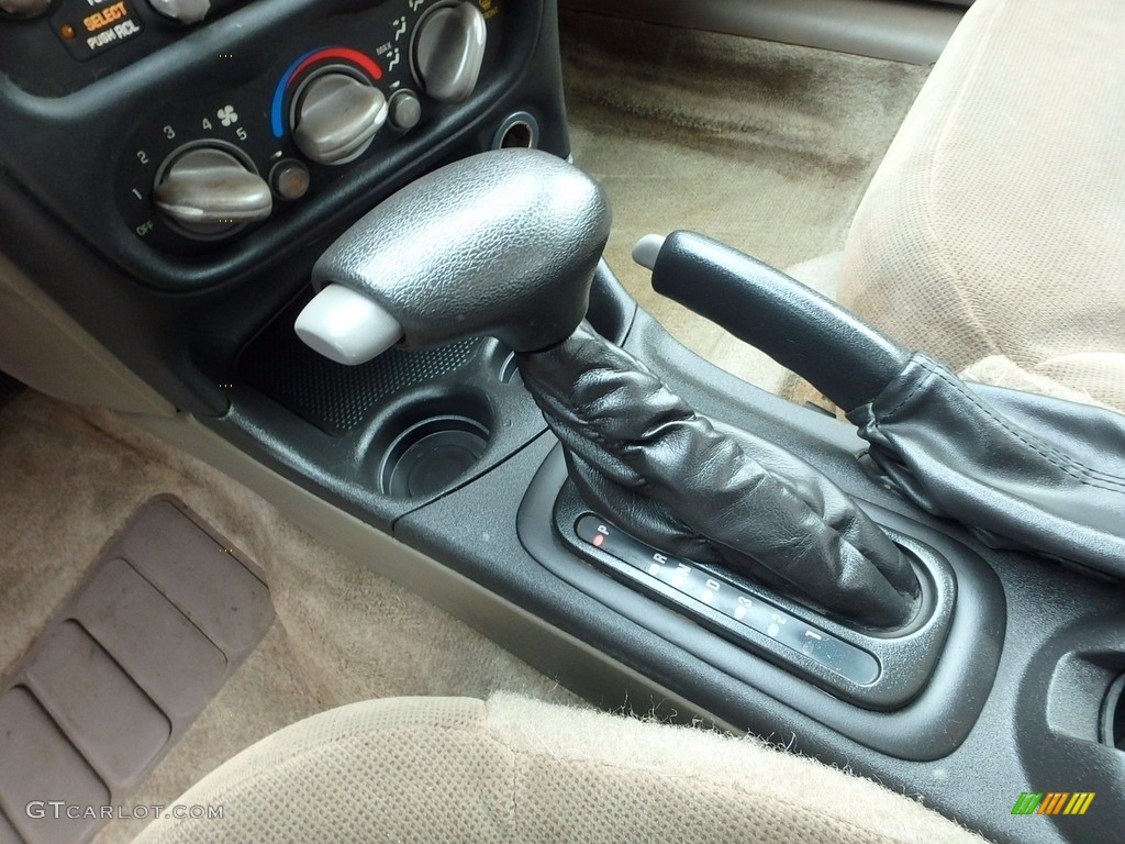 2002 Grand Am SE Sedan - Redfire Metallic / Dark Taupe photo #12