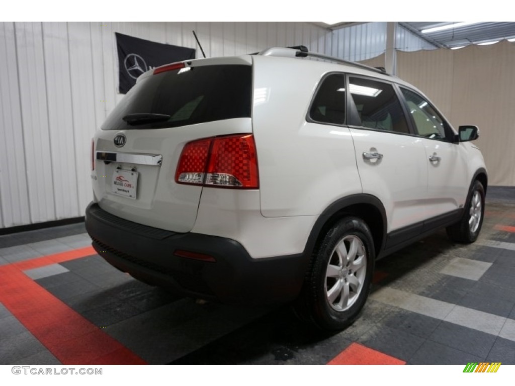 2012 Sorento LX AWD - Snow White Pearl / Gray photo #8