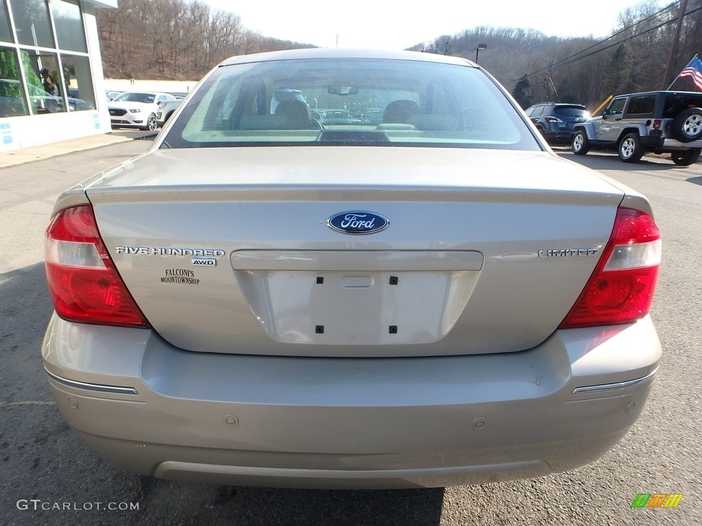 2005 Five Hundred Limited AWD - Pueblo Gold Metallic / Pebble Beige photo #6