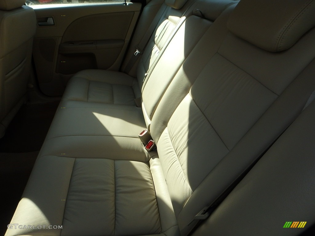 2005 Five Hundred Limited AWD - Pueblo Gold Metallic / Pebble Beige photo #17