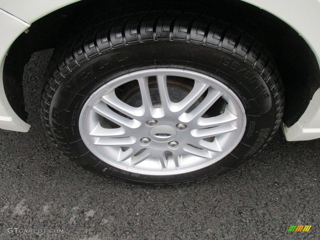 2009 Focus SE Sedan - White Suede / Medium Stone photo #3