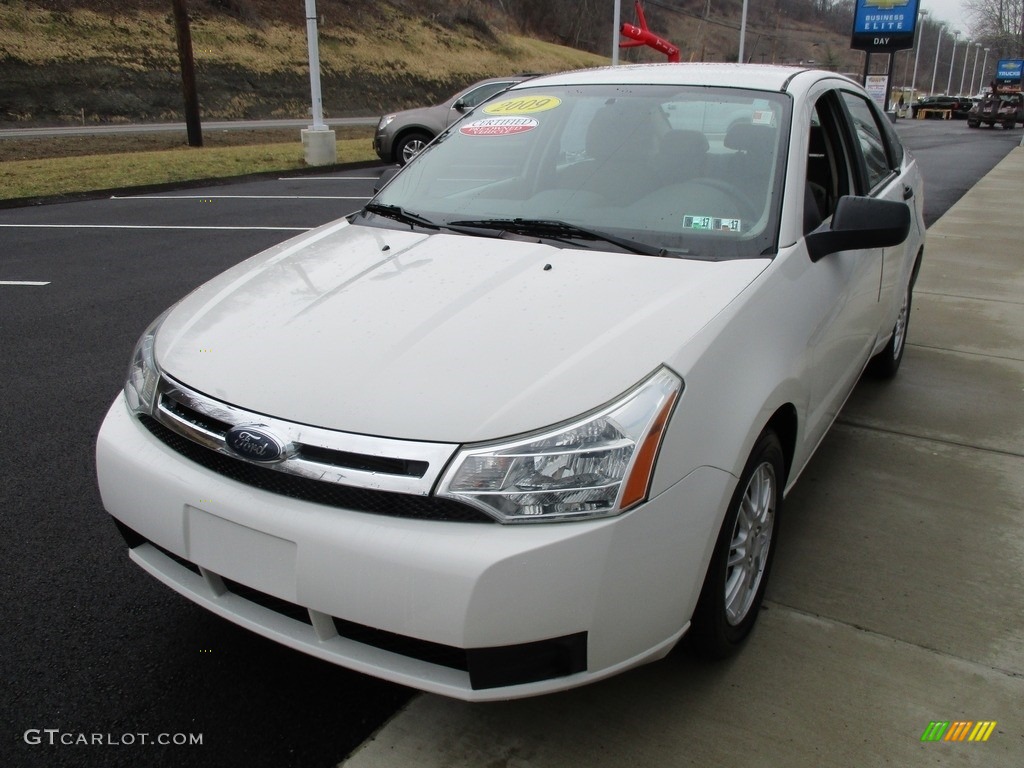 2009 Focus SE Sedan - White Suede / Medium Stone photo #9