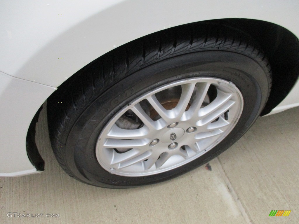 2009 Focus SE Sedan - White Suede / Medium Stone photo #10