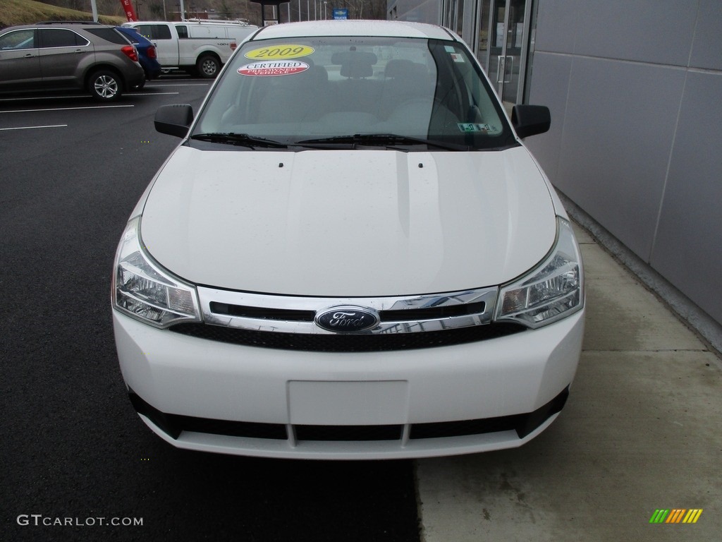 2009 Focus SE Sedan - White Suede / Medium Stone photo #11