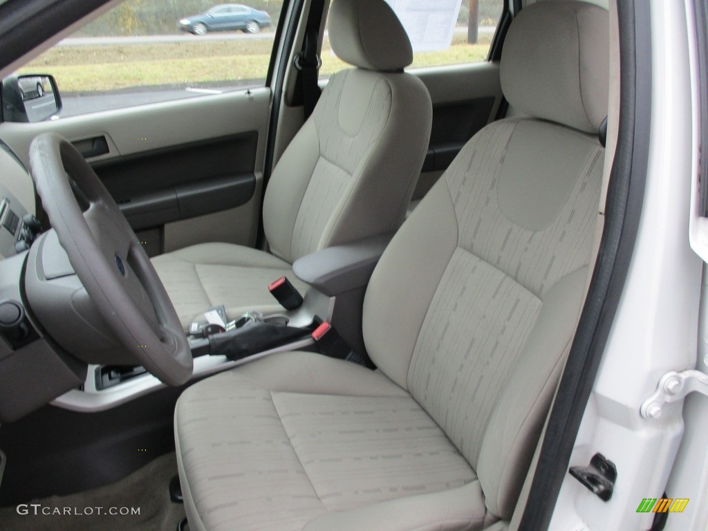 2009 Focus SE Sedan - White Suede / Medium Stone photo #19