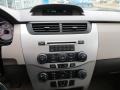 2009 White Suede Ford Focus SE Sedan  photo #24