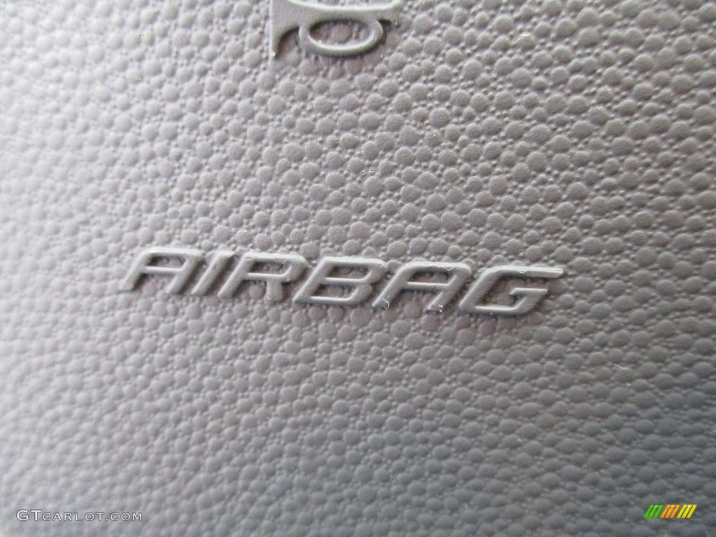 2009 Focus SE Sedan - White Suede / Medium Stone photo #37