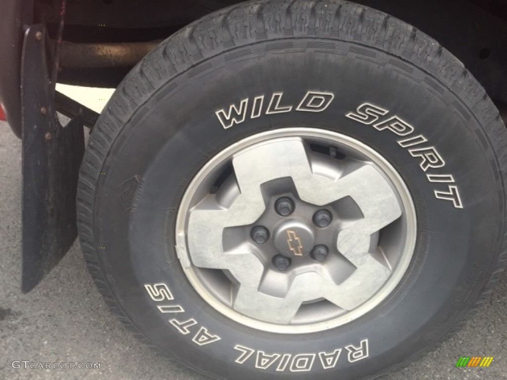 2003 S10 LS Extended Cab 4x4 - Victory Red / Graphite photo #8