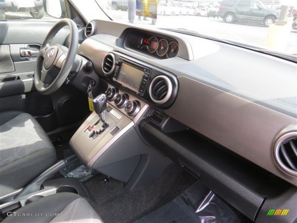 2013 xB  - Classic Silver Metallic / Dark Gray photo #27