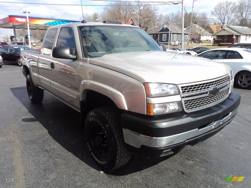 2005 Silverado 2500HD LS Extended Cab 4x4 - Silver Birch Metallic / Medium Gray photo #4