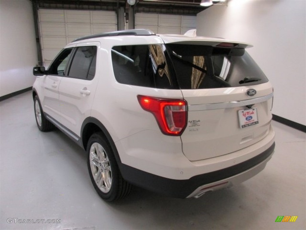 2016 Explorer XLT 4WD - White Platinum Metallic Tri-Coat / Medium Light Camel photo #8