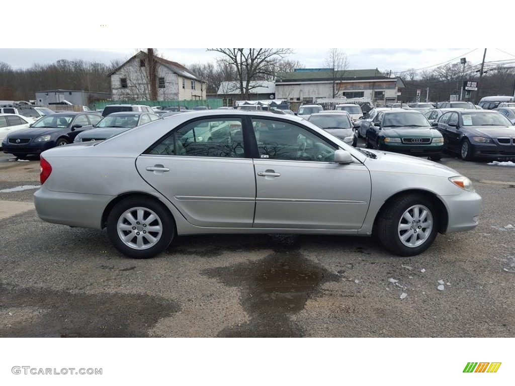 2003 Camry XLE - Lunar Mist Metallic / Stone photo #4