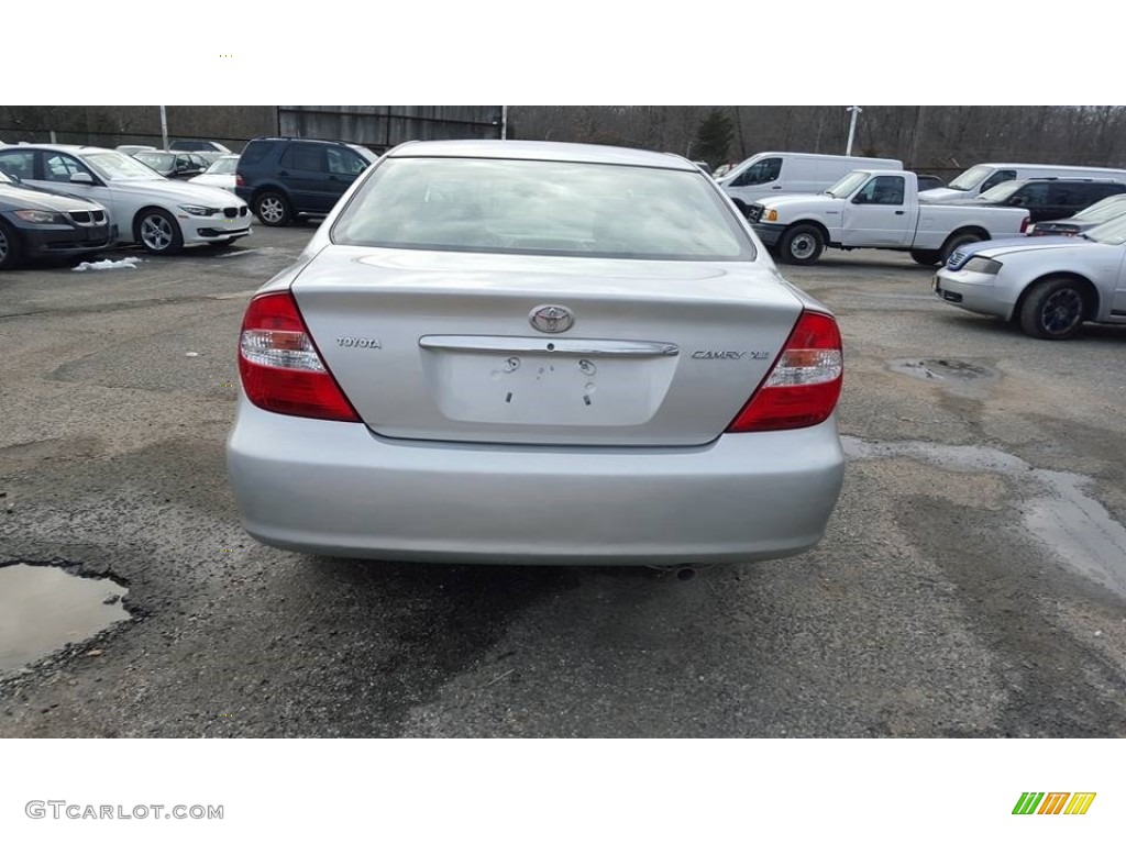 2003 Camry XLE - Lunar Mist Metallic / Stone photo #6