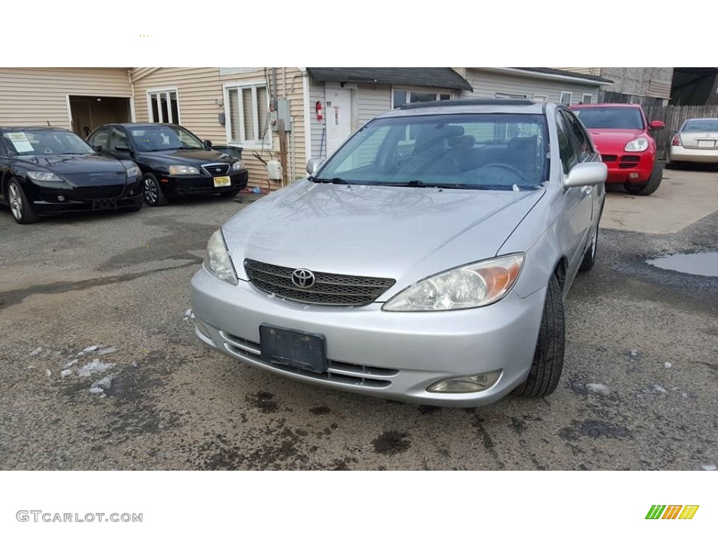 2003 Camry XLE - Lunar Mist Metallic / Stone photo #9
