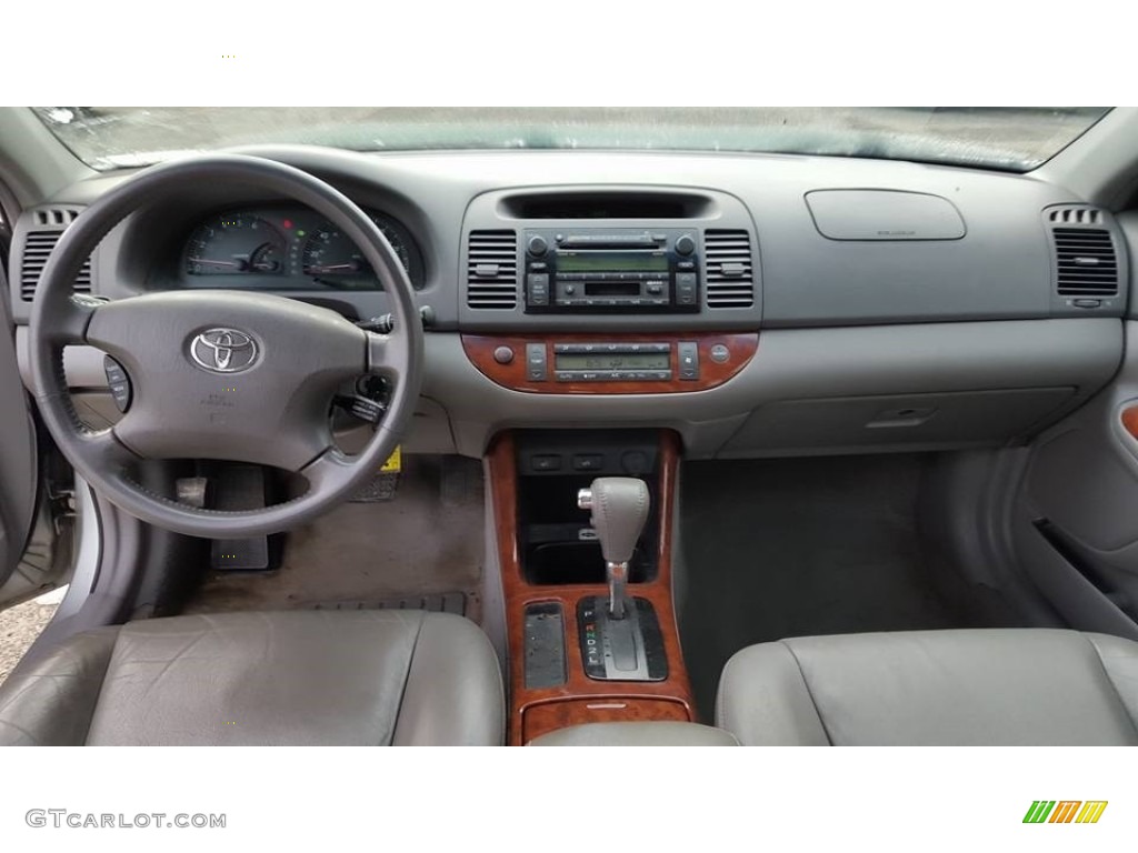 2003 Camry XLE - Lunar Mist Metallic / Stone photo #11