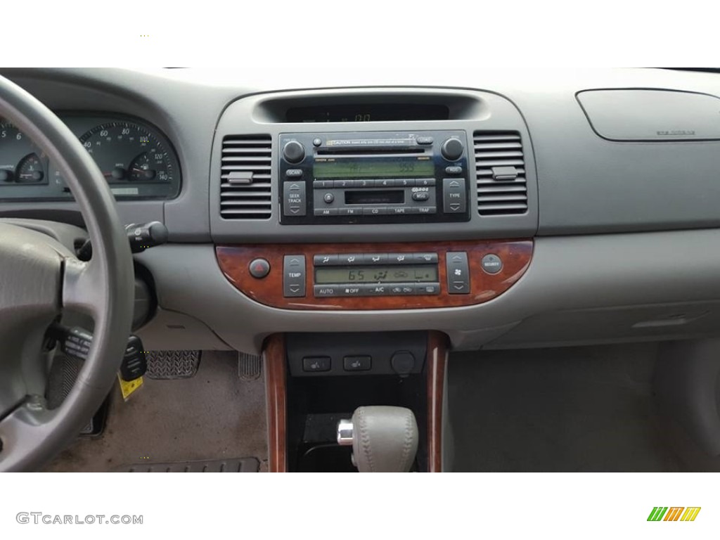 2003 Camry XLE - Lunar Mist Metallic / Stone photo #13