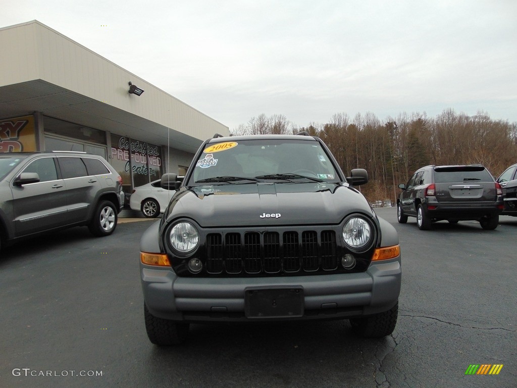 2005 Liberty Sport 4x4 - Black Clearcoat / Medium Slate Gray photo #8