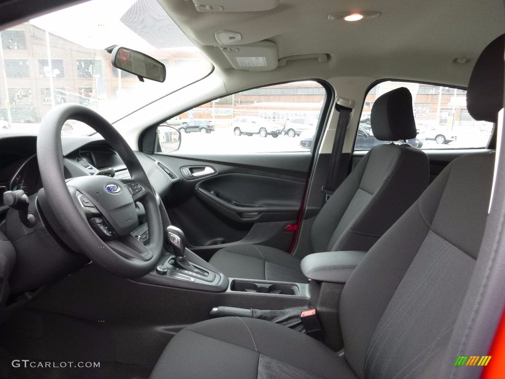 2016 Focus SE Sedan - Race Red / Charcoal Black photo #11