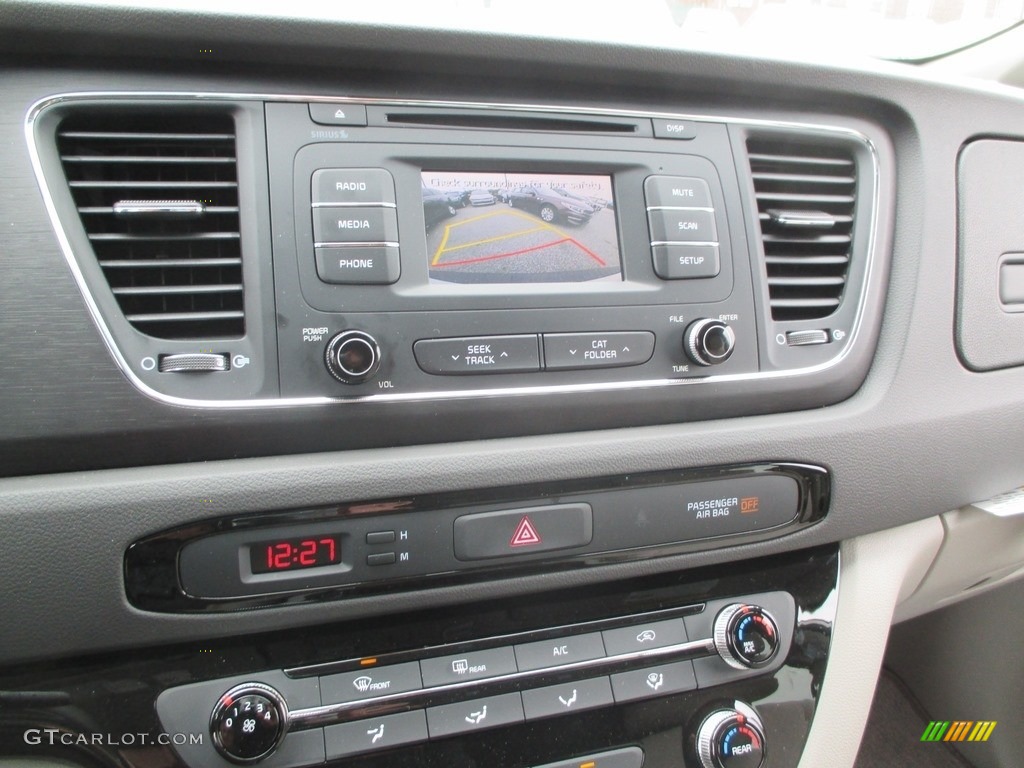 2016 Kia Sedona L Controls Photo #111319310