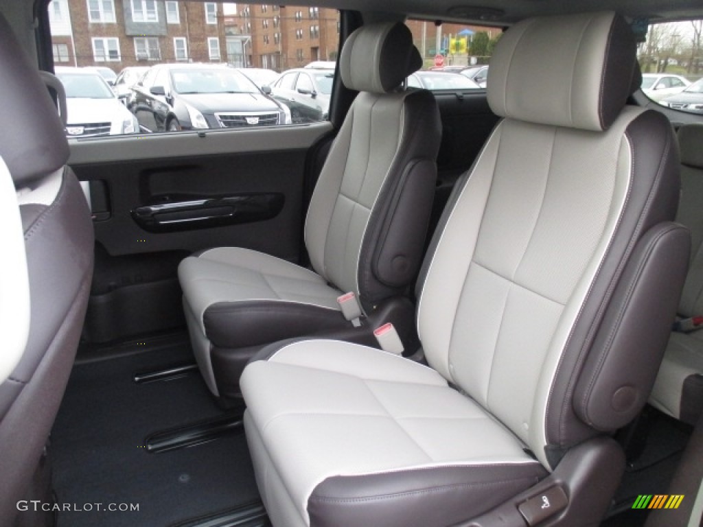 2016 Kia Sedona SXL Rear Seat Photos