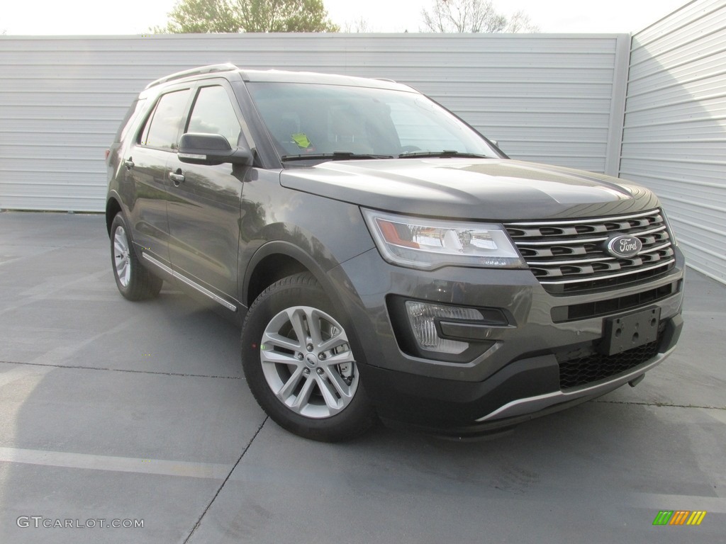 2016 Explorer XLT - Magnetic Metallic / Medium Light Camel photo #1