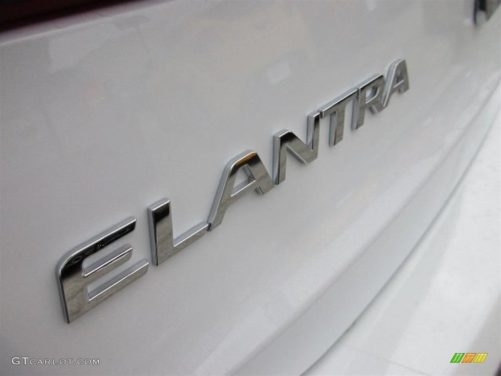 2017 Elantra SE - White / Beige photo #5