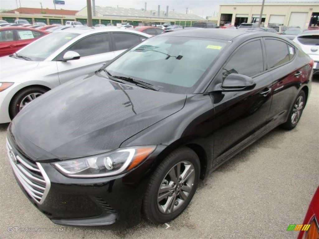 2017 Elantra SE - Black / Beige photo #2