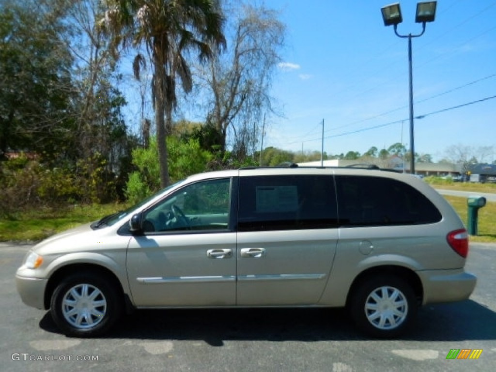 2007 Town & Country Touring - Linen Gold Metallic / Dark Khaki/Light Graystone photo #2