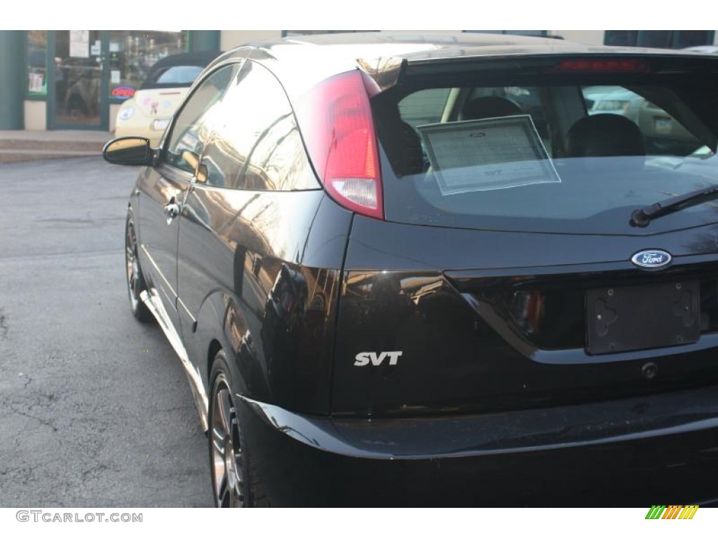 2003 Focus SVT Hatchback - Pitch Black / Black photo #13