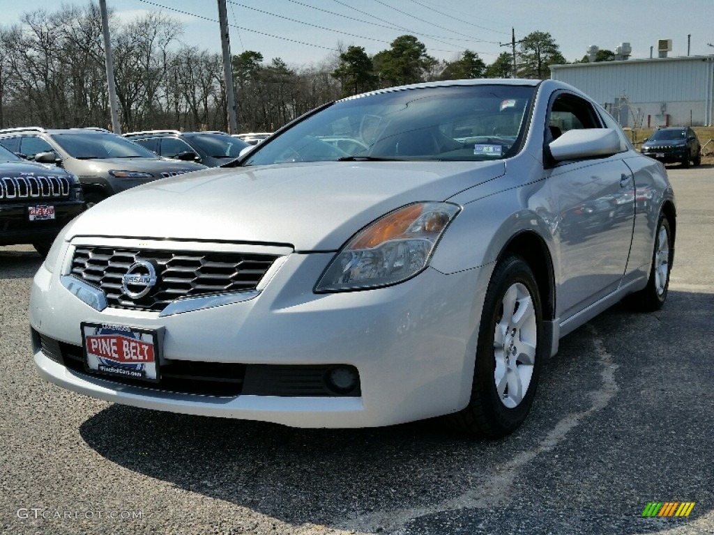 2009 Altima 2.5 S Coupe - Radiant Silver Metallic / Charcoal photo #3