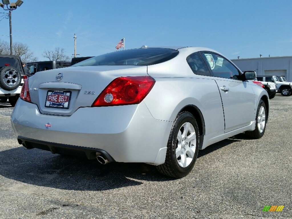 2009 Altima 2.5 S Coupe - Radiant Silver Metallic / Charcoal photo #7
