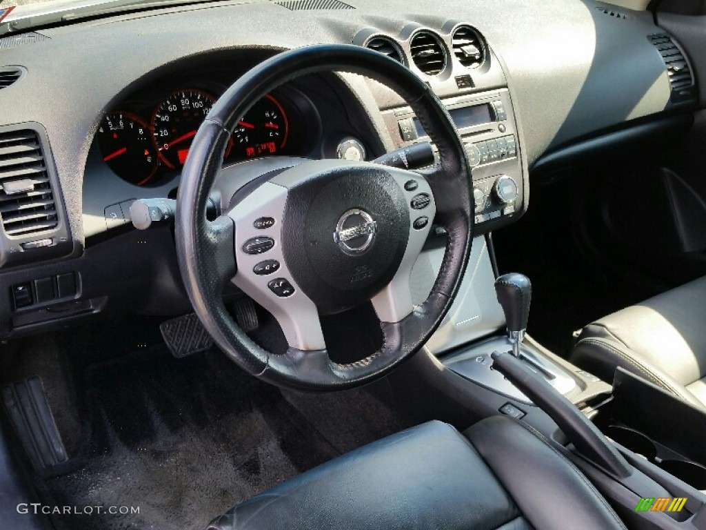 2009 Altima 2.5 S Coupe - Radiant Silver Metallic / Charcoal photo #16