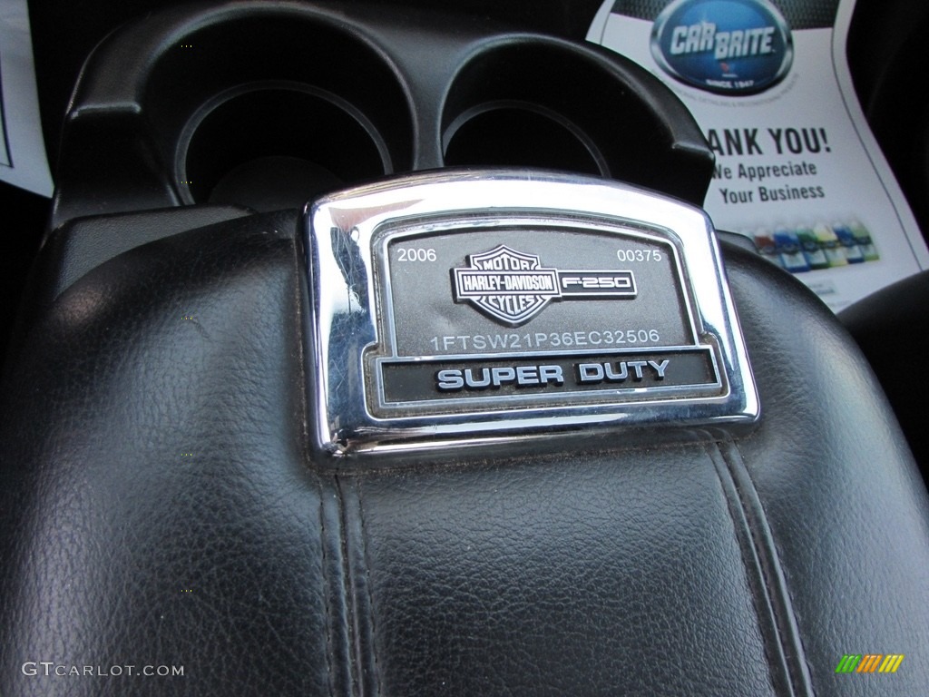2006 F250 Super Duty Harley Davidson Crew Cab 4x4 - Dark Shadow Gray Metallic / Black photo #32