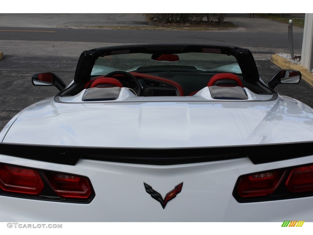 2015 Corvette Stingray Convertible Z51 - Arctic White / Adrenaline Red photo #11