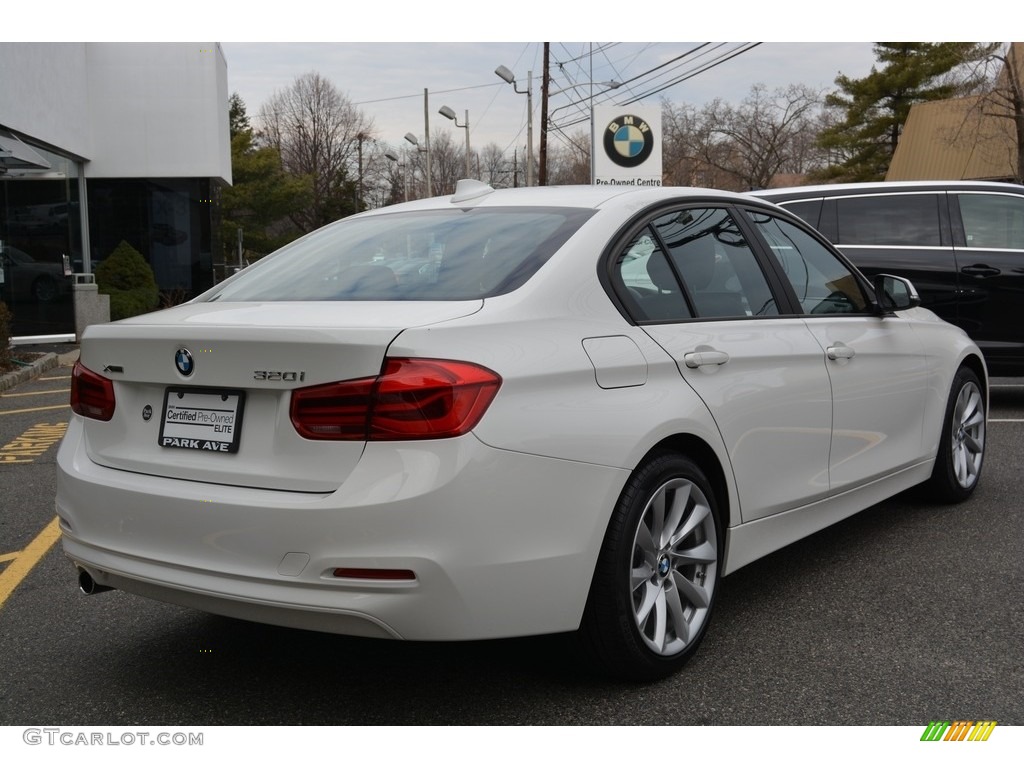 2016 3 Series 320i xDrive Sedan - Alpine White / Black photo #3