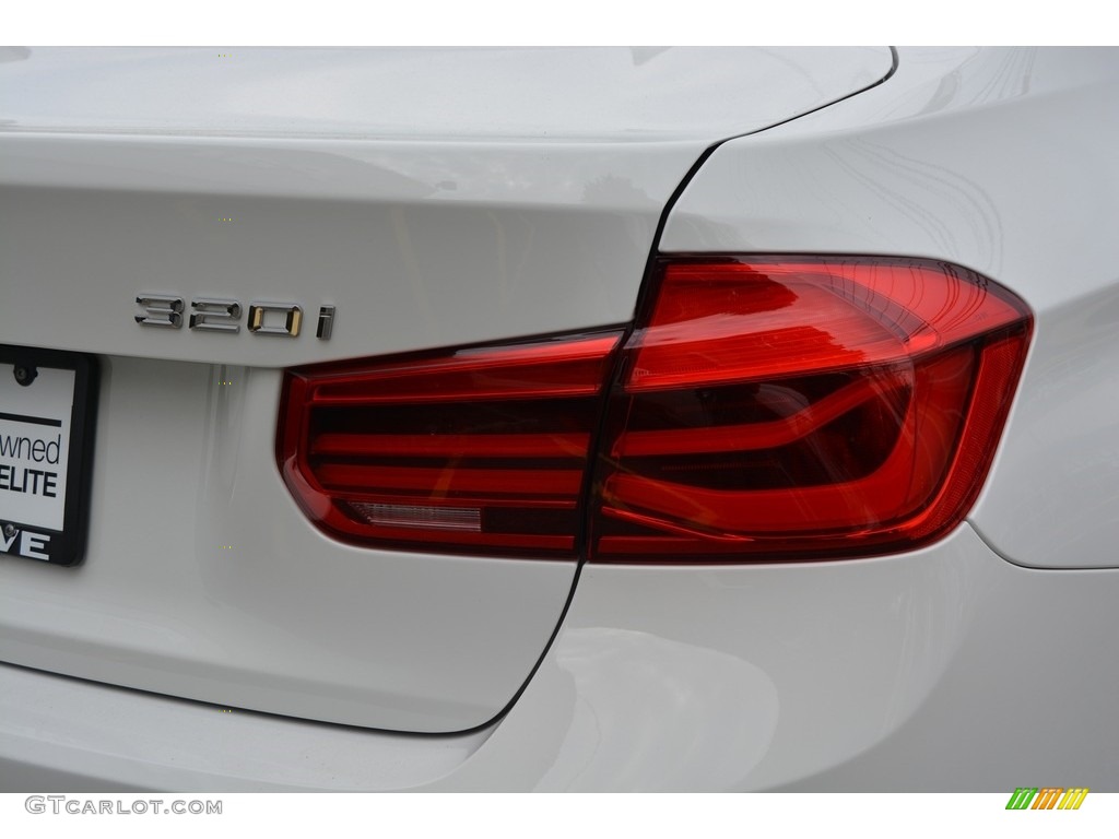 2016 3 Series 320i xDrive Sedan - Alpine White / Black photo #23