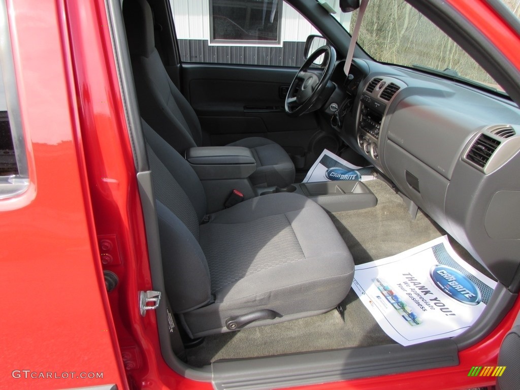 2006 Colorado LT Crew Cab 4x4 - Victory Red / Very Dark Pewter photo #14
