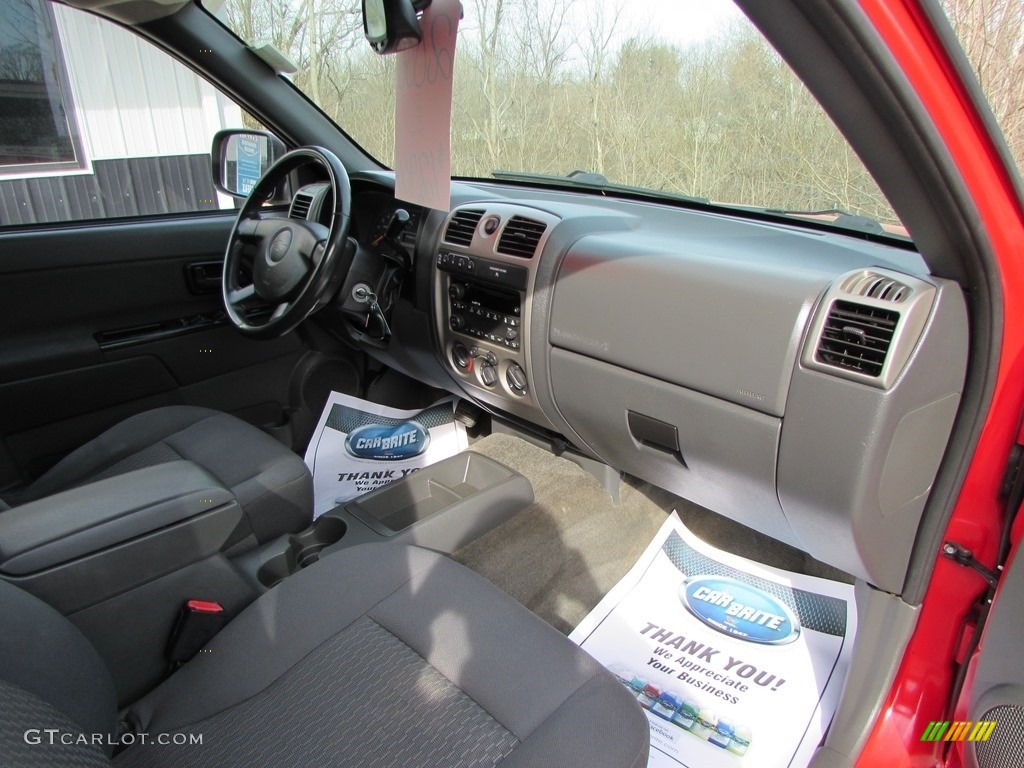 2006 Colorado LT Crew Cab 4x4 - Victory Red / Very Dark Pewter photo #15