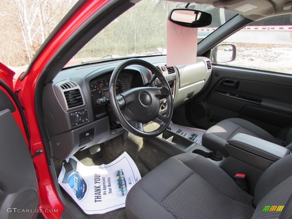 2006 Colorado LT Crew Cab 4x4 - Victory Red / Very Dark Pewter photo #20