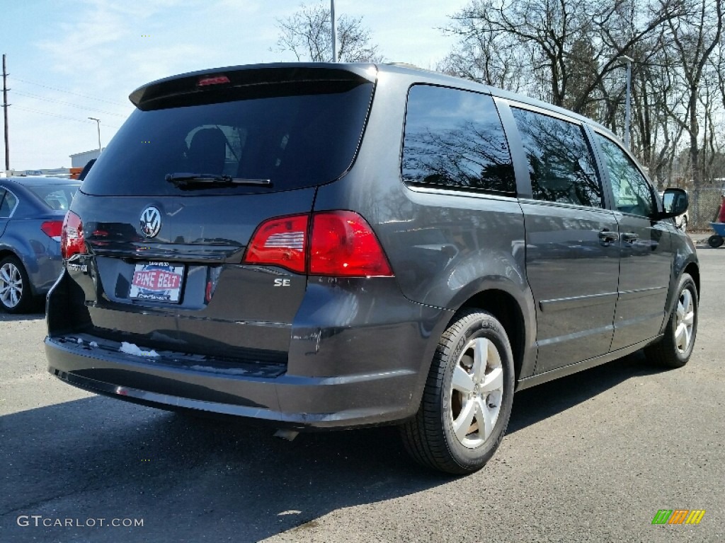 2011 Routan SE - Twilight Gray Metallic / Aero Gray photo #4