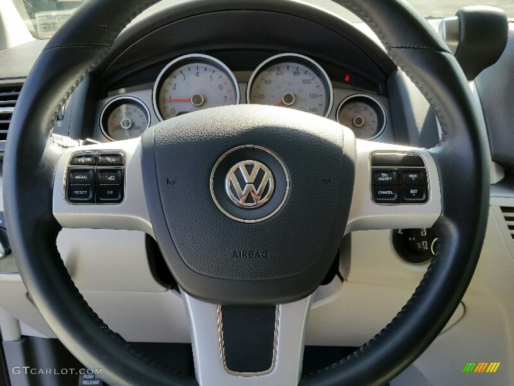 2011 Routan SE - Twilight Gray Metallic / Aero Gray photo #14